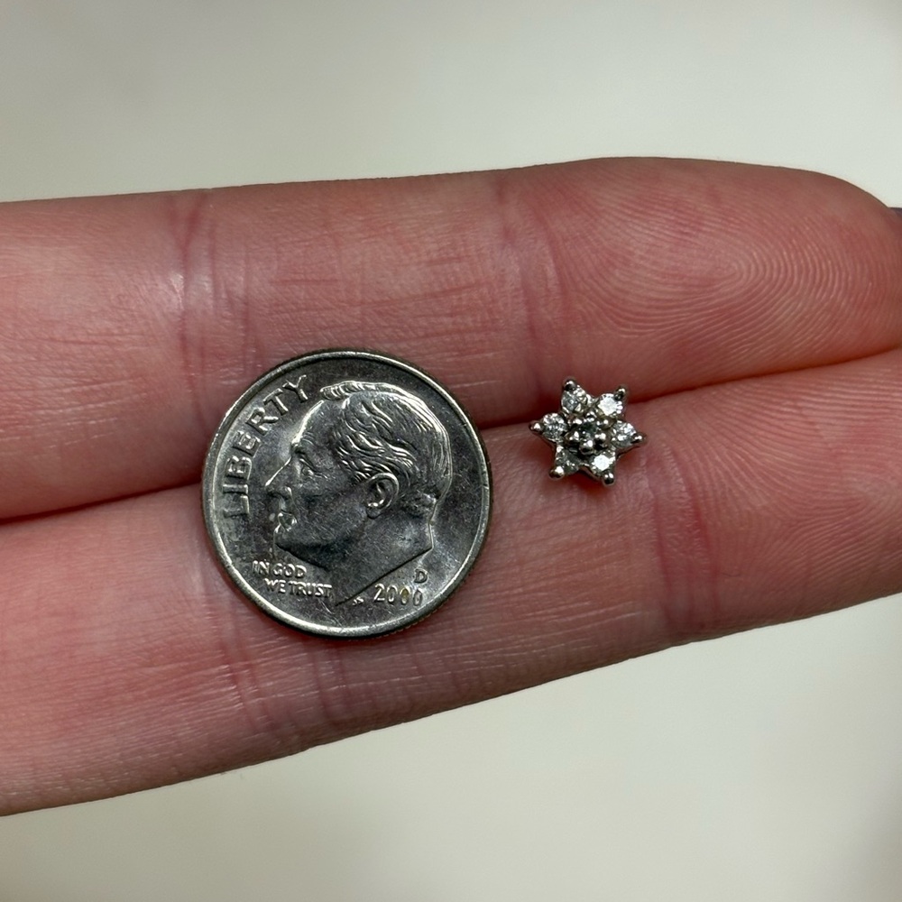 10k Diamond Flower Stud Single White Gold Earring - Picture 6 of 7